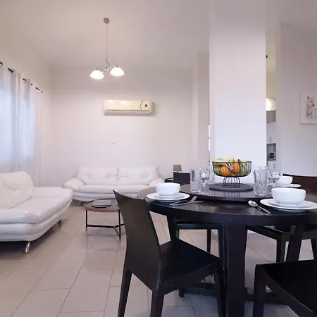 Nefeli Blue-horizon 2b, Pool, Suites, Big Balconies Apartment *