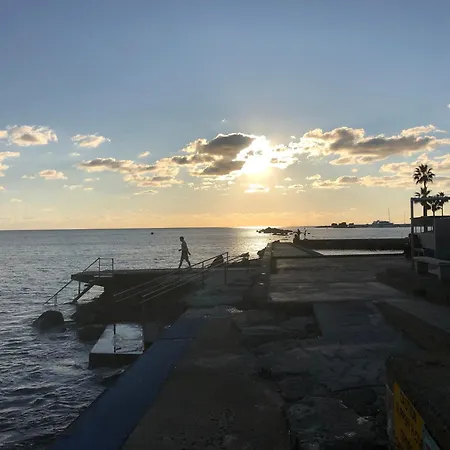 아파트 Nefeli Blue-horizon 2b, Pool, Suites, Big Balconies 파포스